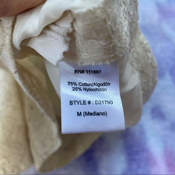 Cream Lace Detail shorts - Picture 6 of 10